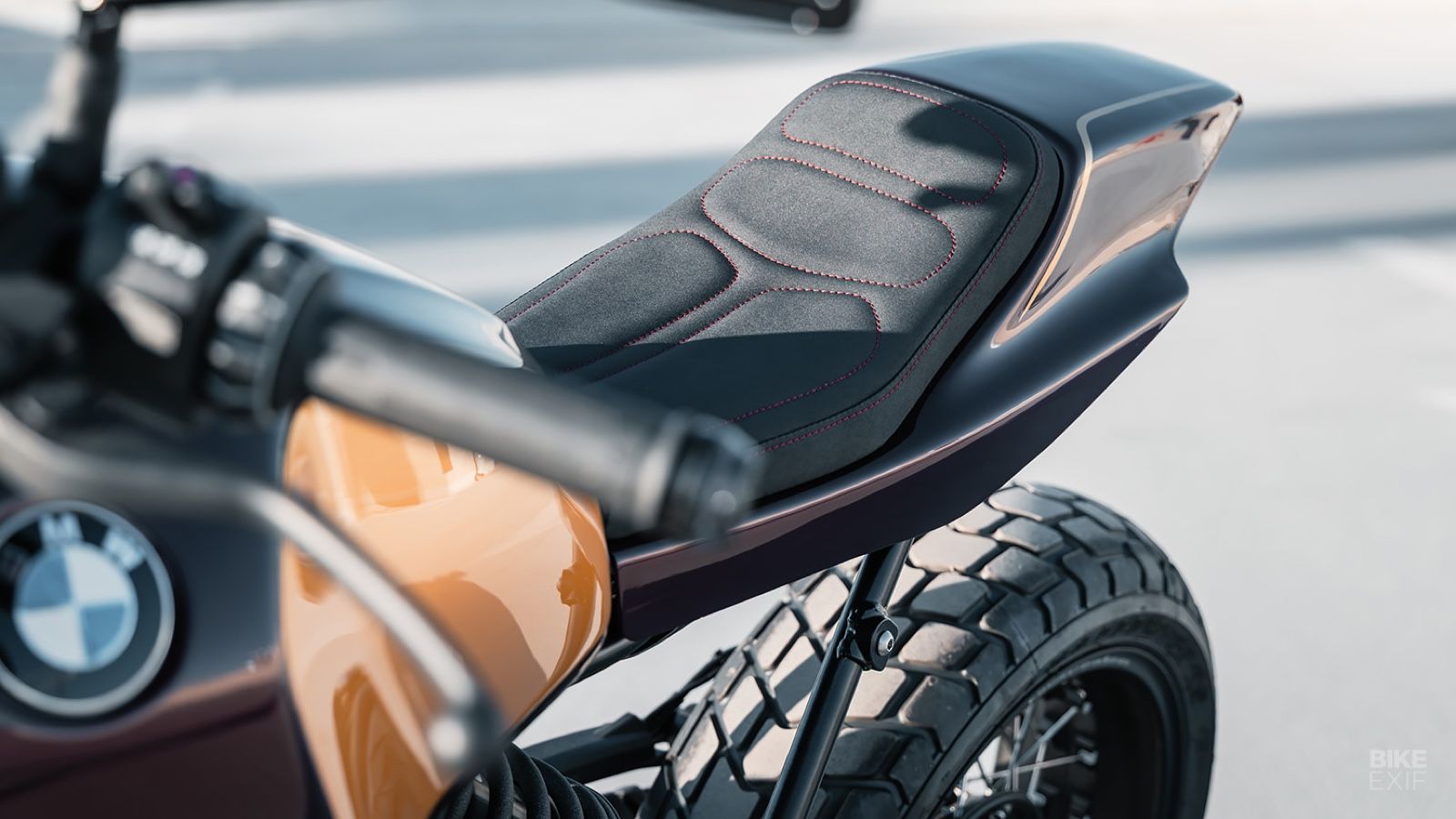 BWW R12 nineT Tracker: Ένα flat tracker που παίρνει βαλίτσες