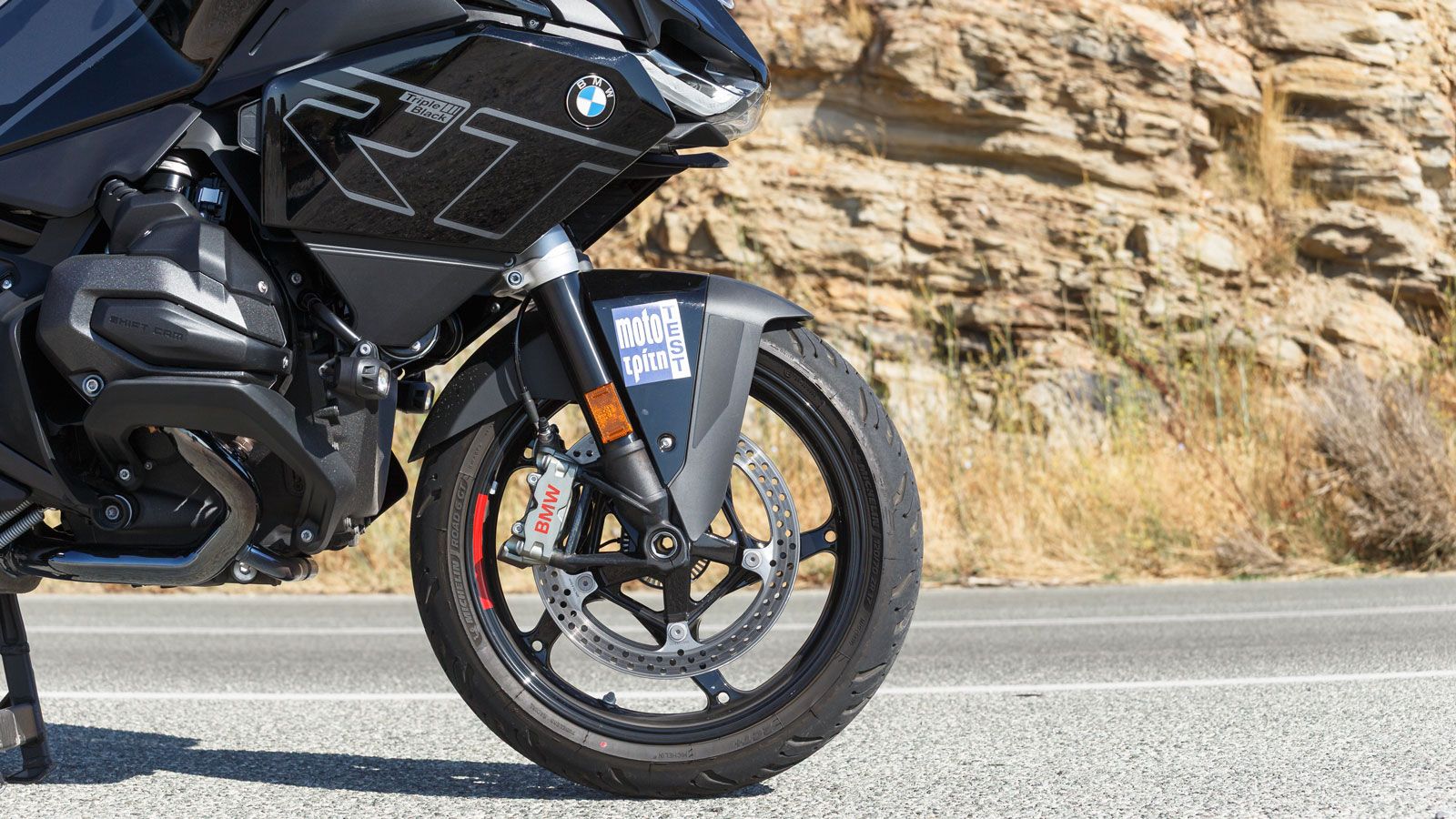 Η Evo εκδοχή των Telelever και Paralevel, αποτελεί την μετεξέλιξη του συστήματος που χρησιμοποιεί η BMW εδώ και χρόνια, λύνει το πρόβλημα που εμφανιζό