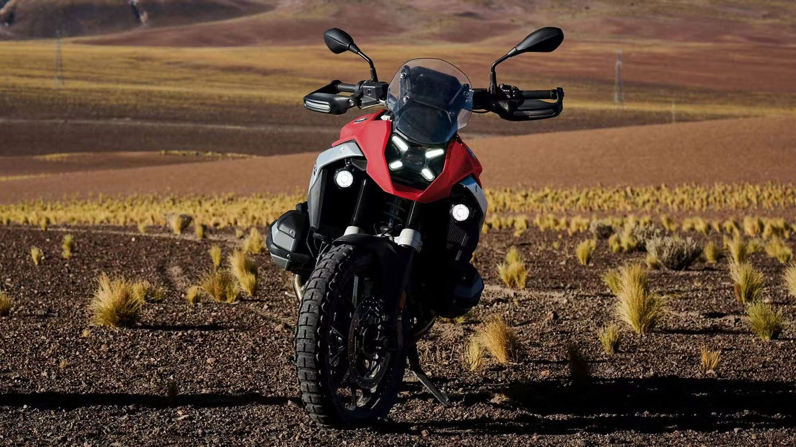 Η R 1300 GS συνεχίζει να αποτελεί τον ακρογωνιαίο λίθο της BMW Motorrad στην κατηγορία των μεγάλων adventure μοντέλων. Η ανανέωση του 2026 αποδεικνύει