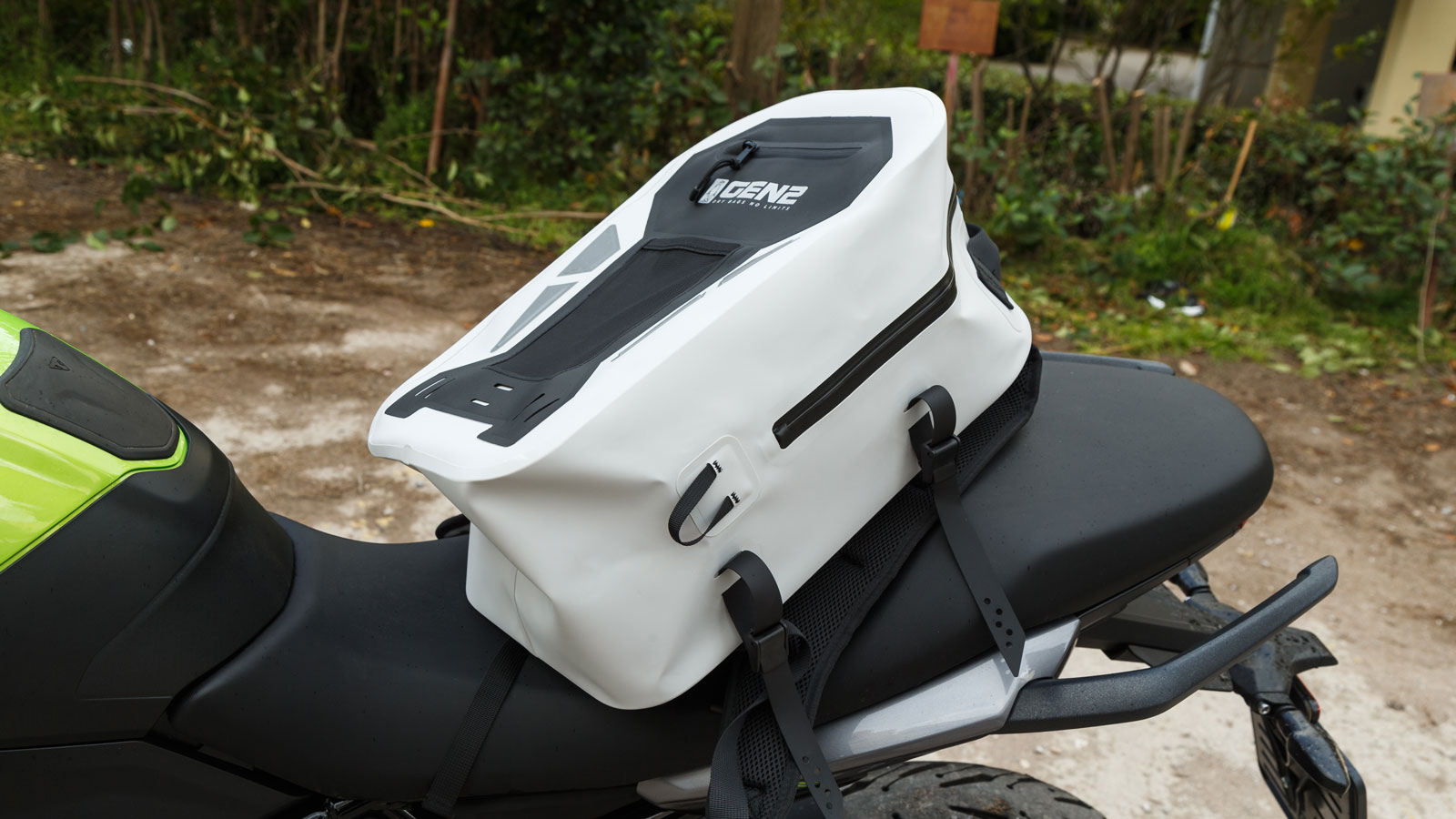 Με εξωτερικό υλικό TPU 600D το Backpack της Gen2 δεν επιτρέπει στην υγρασία να το διαπερνά και είναι εξαιρετικά ανθεκτικό.