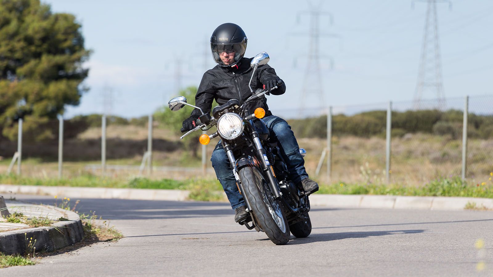  Benelli Imperiale 400: Σύγχρονα σωθικά με αυθεντική Vintage εμφάνιση