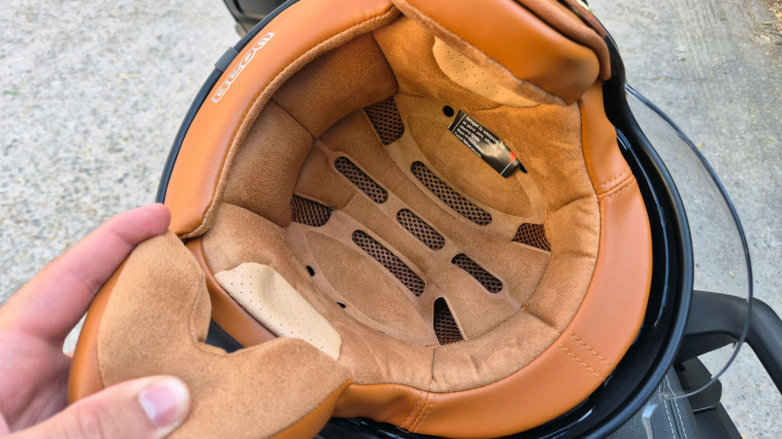 Η εσωτερική επένδυση του Beon B-120 έχει υποαλλεργικές ιδιότητες και μία εξαιρετική αίσθηση στην επαφή με το δέρμα.