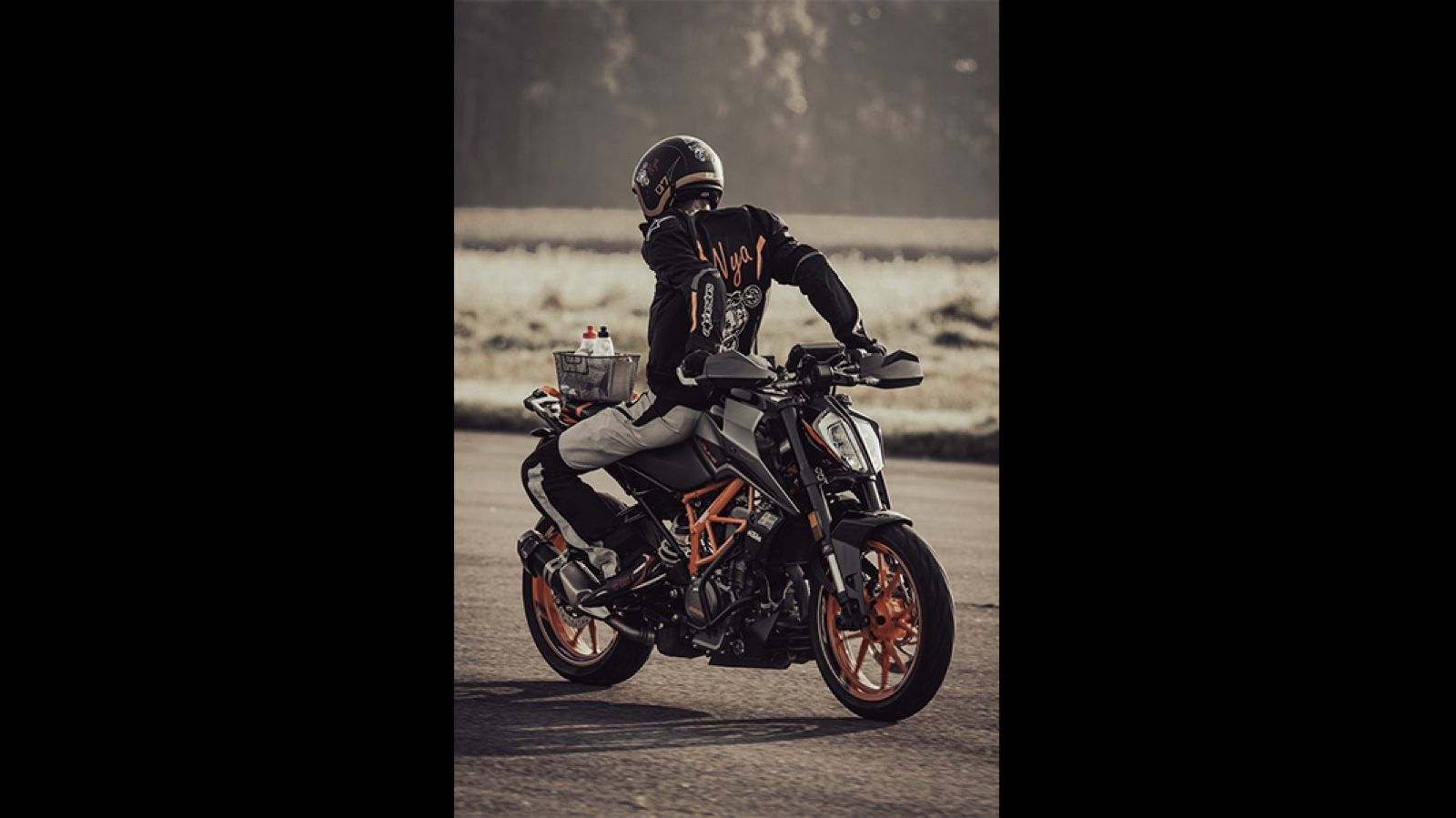 Ρεκόρ σούζας και ανάποδης οδήγησης από 51άχρονο Σουηδό (+video)