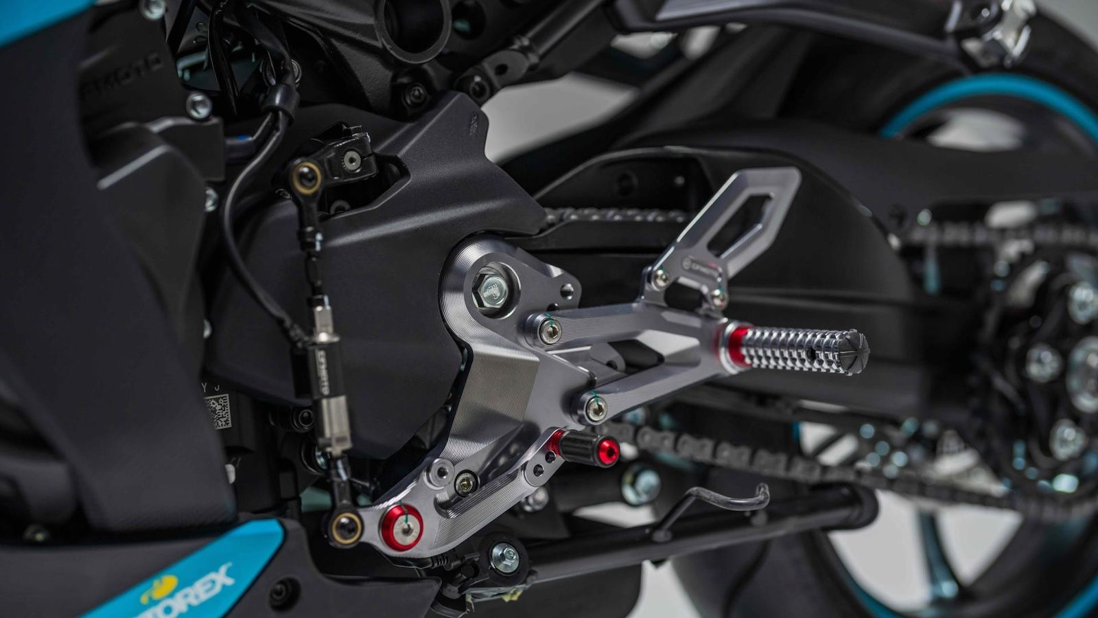 Η CFMOTO γιορτάζει την επιτυχία της στο Moto3 με την 450SR S Team Aspar Limited Edition