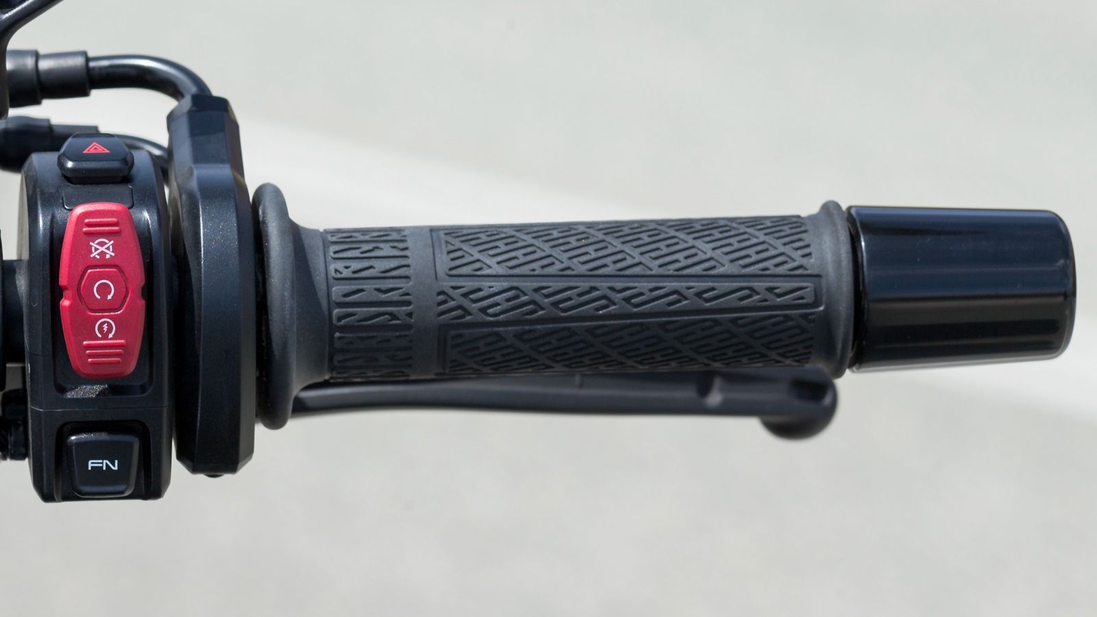 Πολύ εύκολοι στον χειρισμό είναι οι διακόπτες...