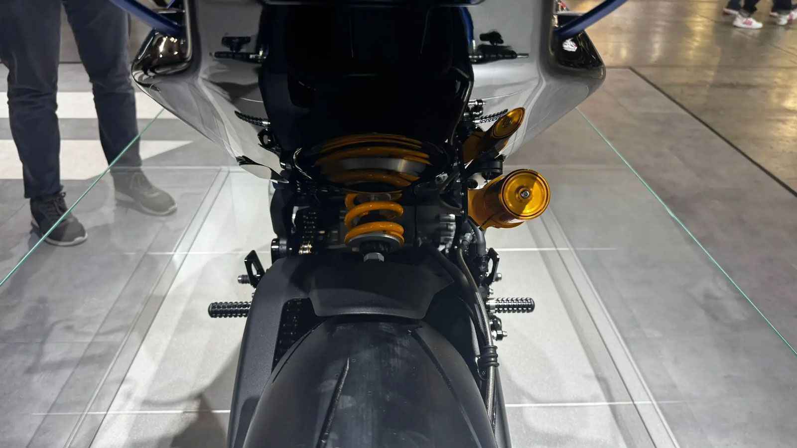 EICMA 2025 - CFMoto 675NK GP: Με αναρτήσεις Ohlins, φρένα Brembo και αναβαθμισμένο κινητήρα