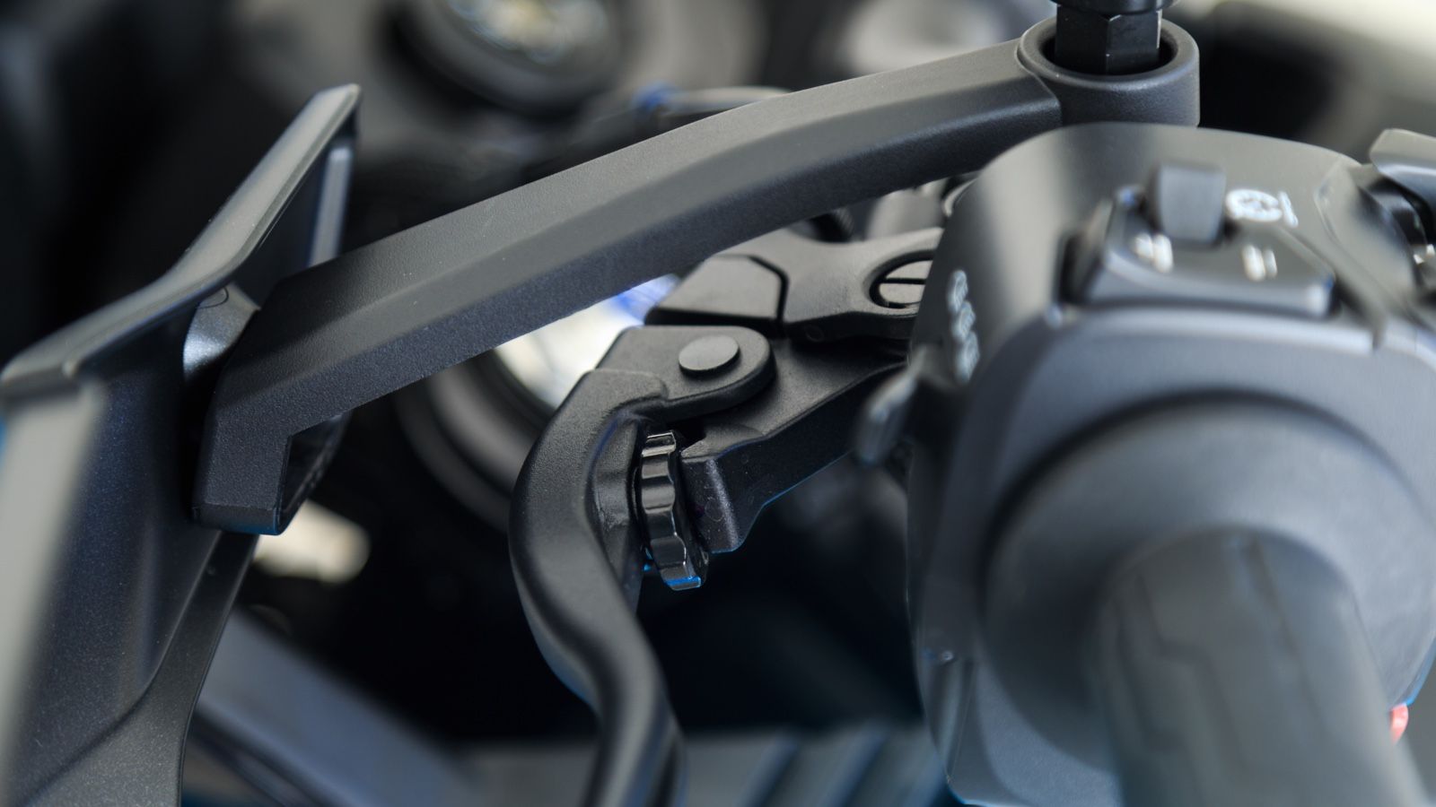 Ανοδιωμένες μανέτες συμπλέκτη και φρένου που ρυθμίζονται.