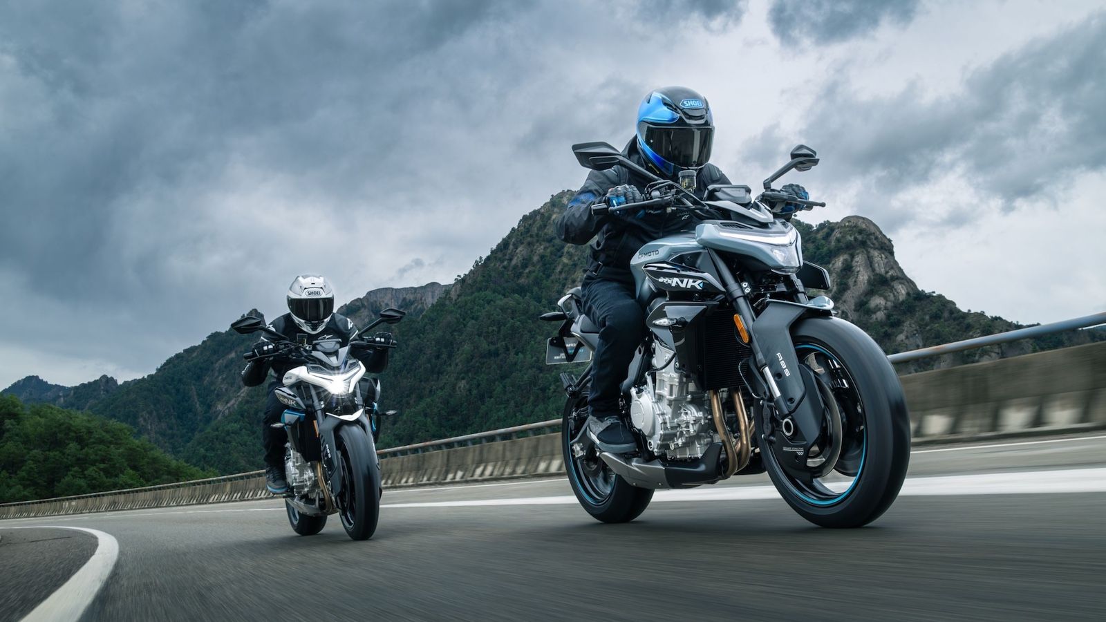 Νέα πλούσια CFMOTO 675ΝΚ με δικό της τρικύλινδρο κινητήρα και entry 125NK