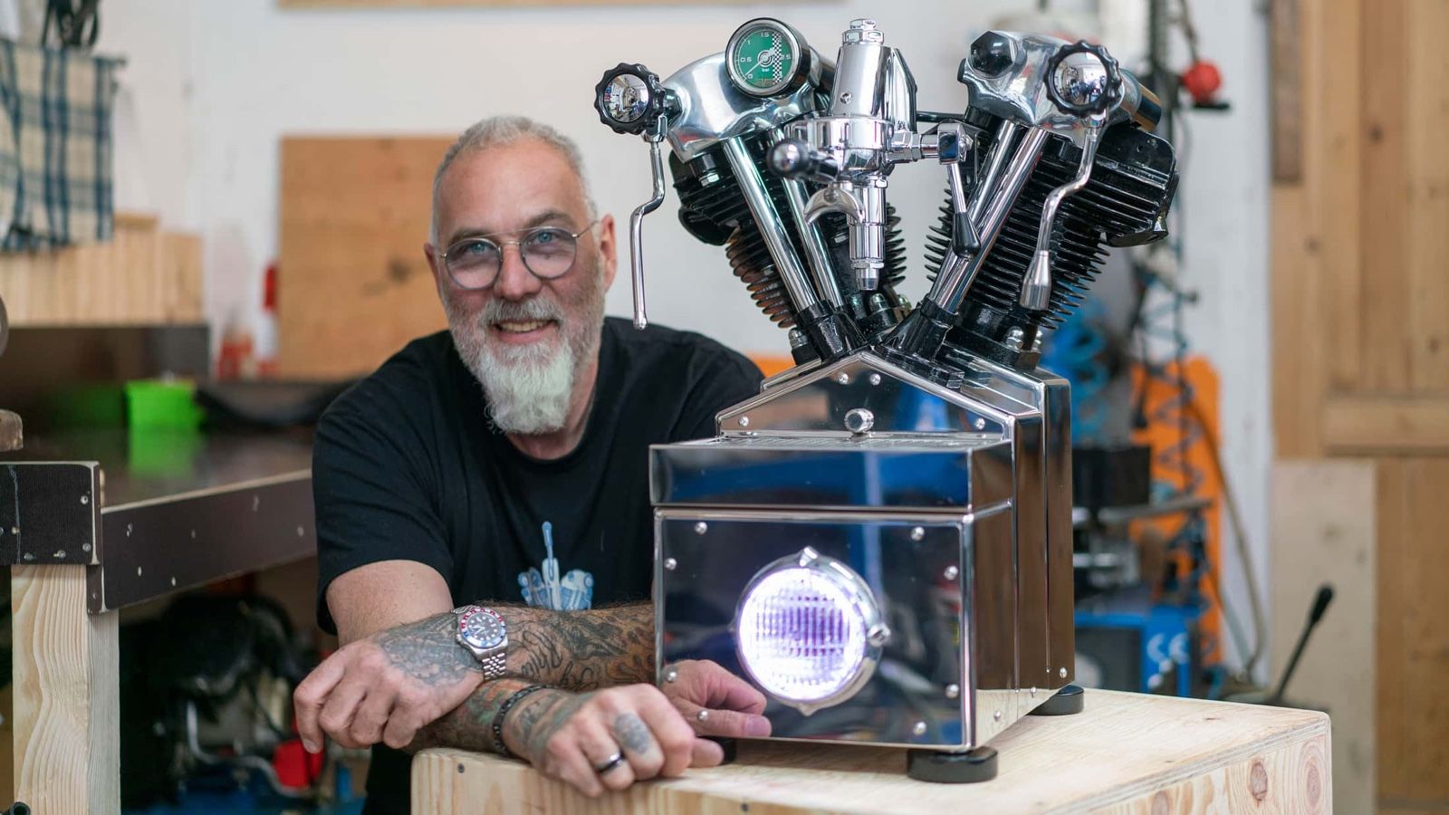 Αυτοί οι ...παλαβοί Γερμανοί φτιάχνουν μηχανές του καφέ από κινητήρες μοτοσυκλετών