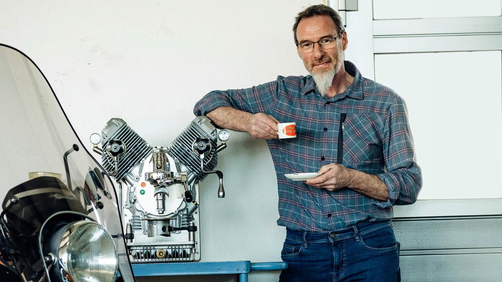 Αυτοί οι ...παλαβοί Γερμανοί φτιάχνουν μηχανές του καφέ από κινητήρες μοτοσυκλετών