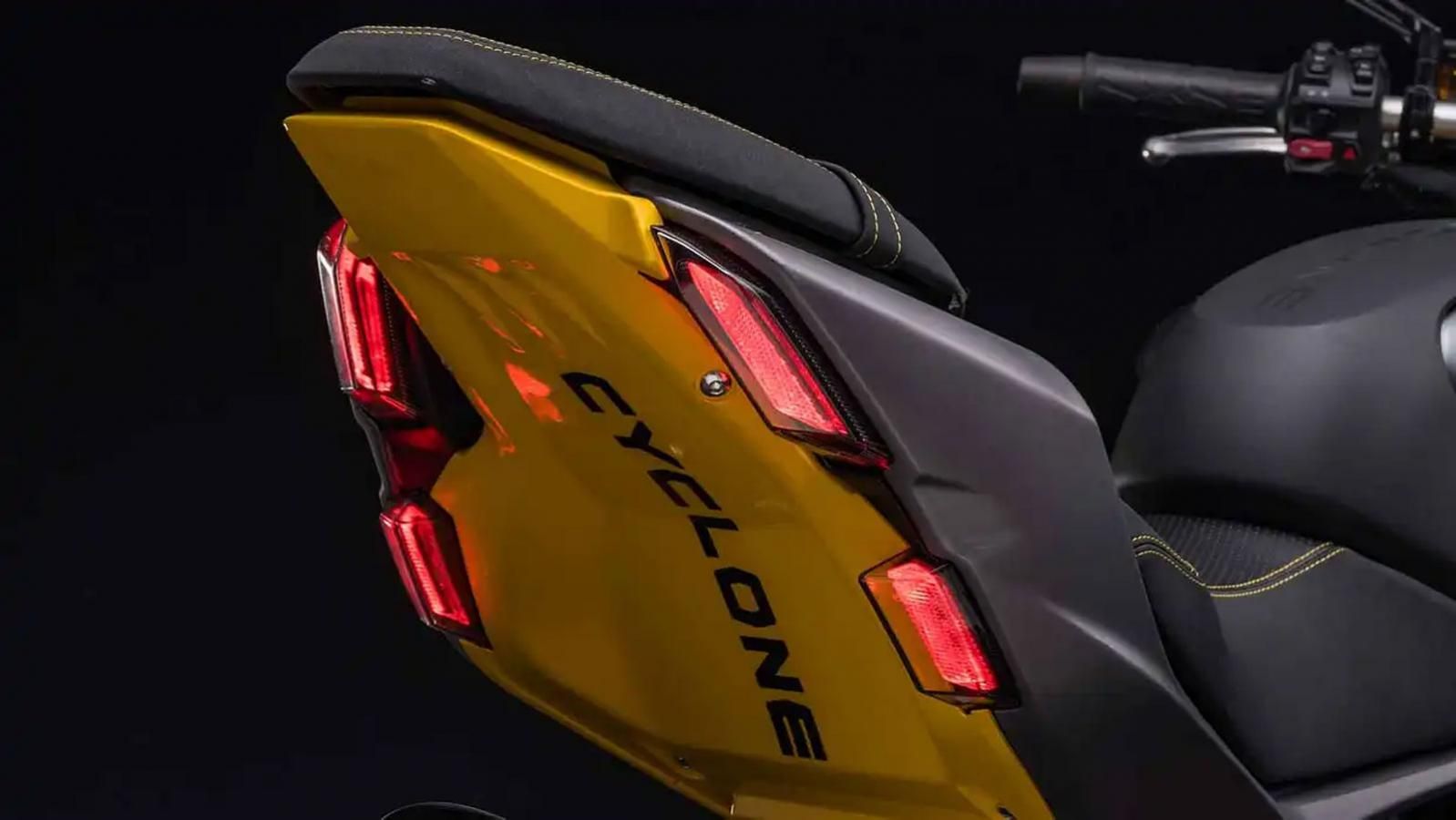 Η μοτοσυκλέτα έχει ήδη κυκλοφορήσει στην Κίνα, όμως η Cyclone, ως premium brand της Zongshen/Zonsen, έχει επίσημη παρουσία μόνο στη Νότια Ευρώπη. 