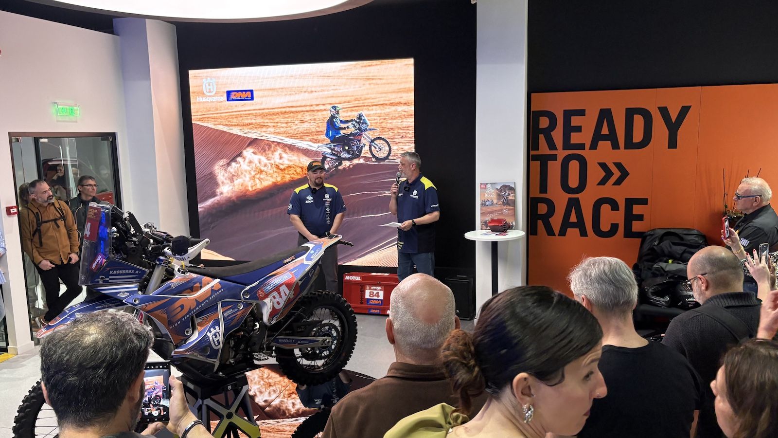 Dakar Night: Χορτάσαμε Husqvarna, DNA και χώμα με τον Βασίλη Μπούδρο