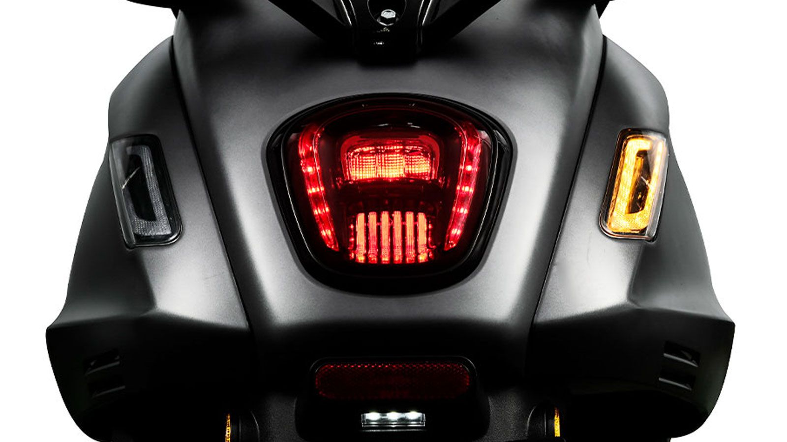 Με πλήρες βάρος μόλις 97 κιλά, το Daytona Donna 125 συγκαταλέγεται στα ελαφρύτερα ρετρό scooter της κατηγορίας. 