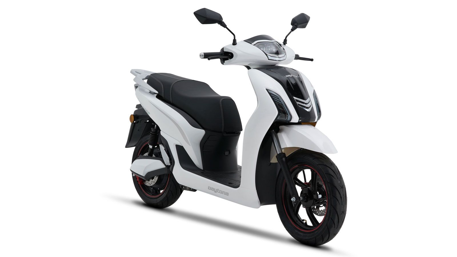 Ο ηλεκτροκινητήρας του GENIUS 50e αποδίδει στιγμιαία ισχύ 3.500W στην έκδοση των 45 km/h και 3.300W στην έκδοση των 25 km/h. Η ροπή φτάνει τα 48 Nm κα