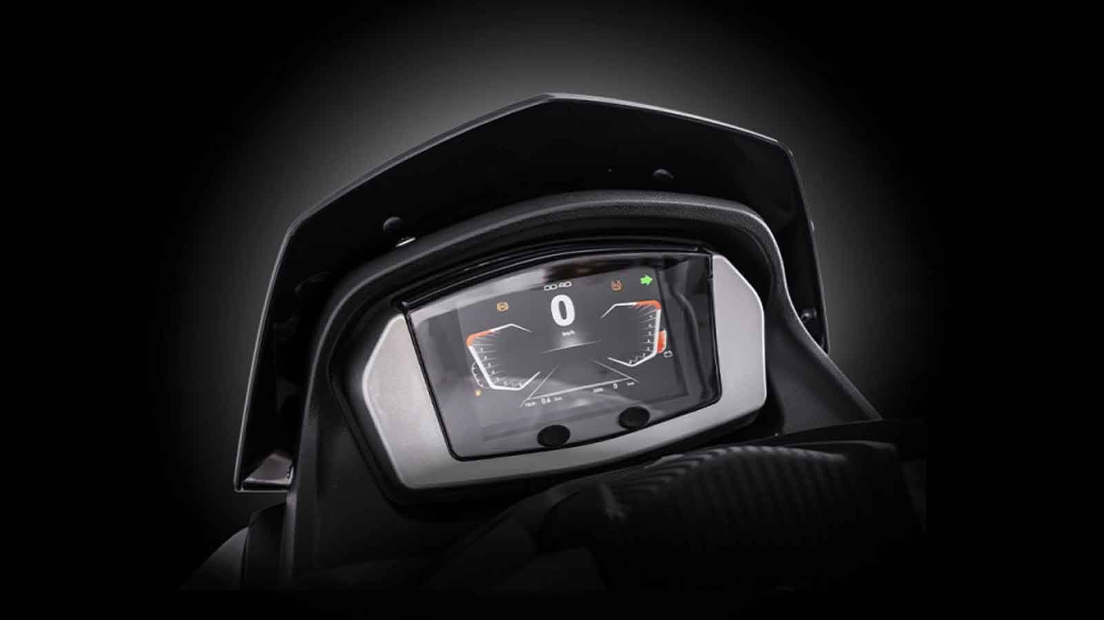 Το Invador 125 ξεχωρίζει χάρη στη TFT έγχρωμη οθόνη, που εμφανίζει όλες τις απαραίτητες πληροφορίες με μοντέρνο interface.