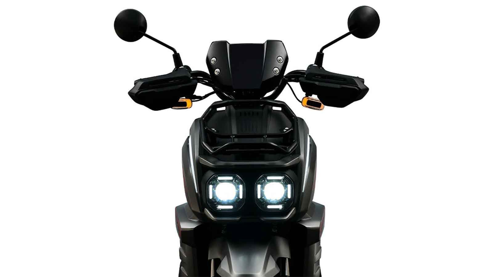 Το συγκεκριμένο scooter τραβά τα βλέμματα χάρη στον μοντέρνο εμπρός φωτισμό του με διπλούς LED προβολείς