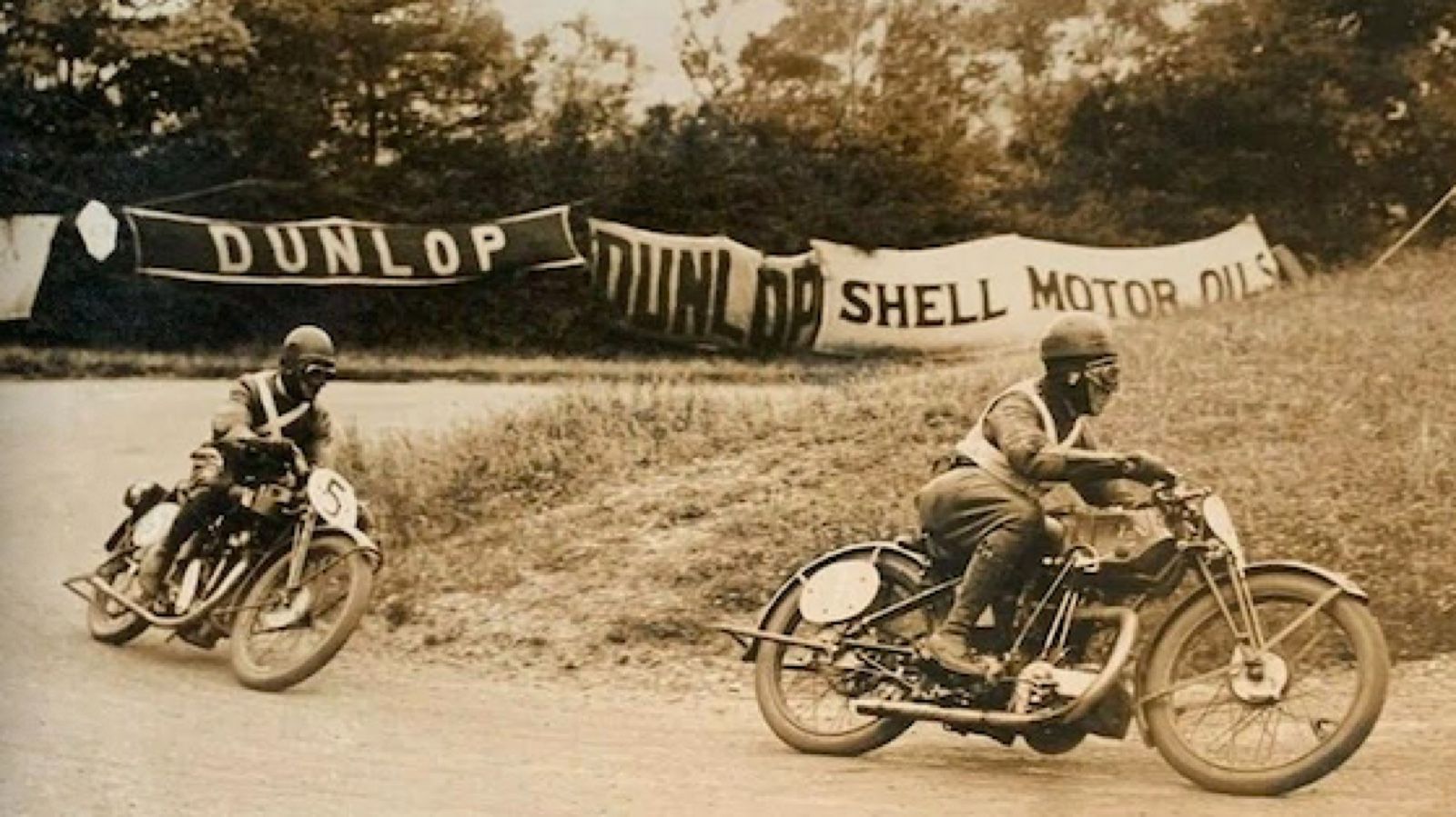 Το πρώτο κράνος μοτοσυκλέτας κατασκευάστηκε από γιατρό