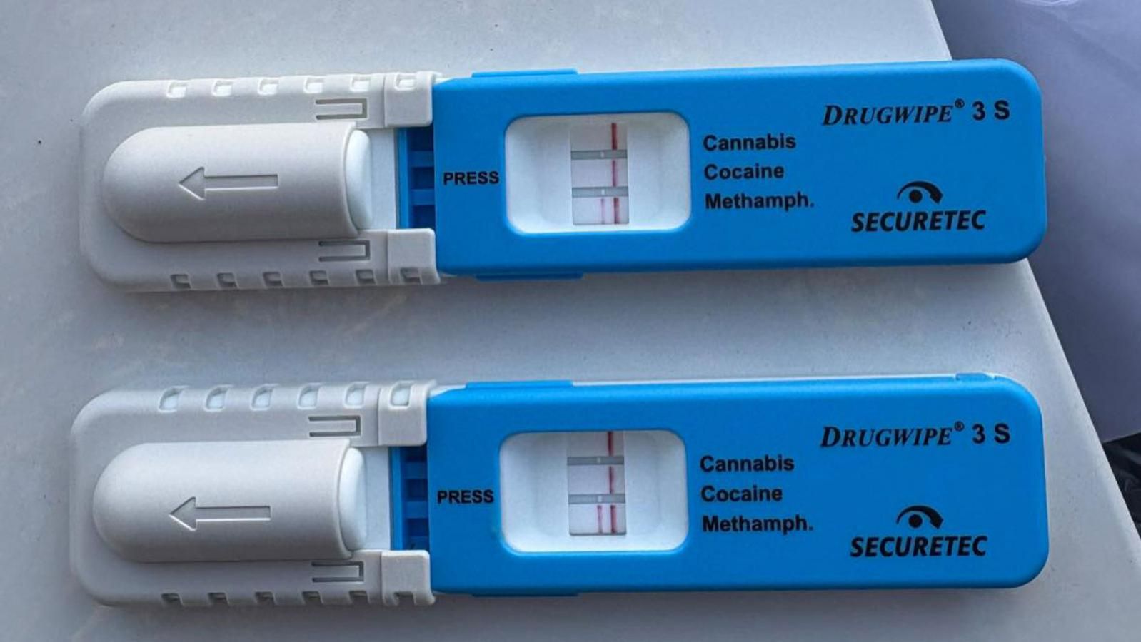 Στη χώρα μας ενεργοποιείται για πρώτη φορά ένα νέο εργαλείο ελέγχου που αλλάζει ριζικά την καθημερινότητα των οδηγών: το επιτόπιο ναρκοτέστ. 