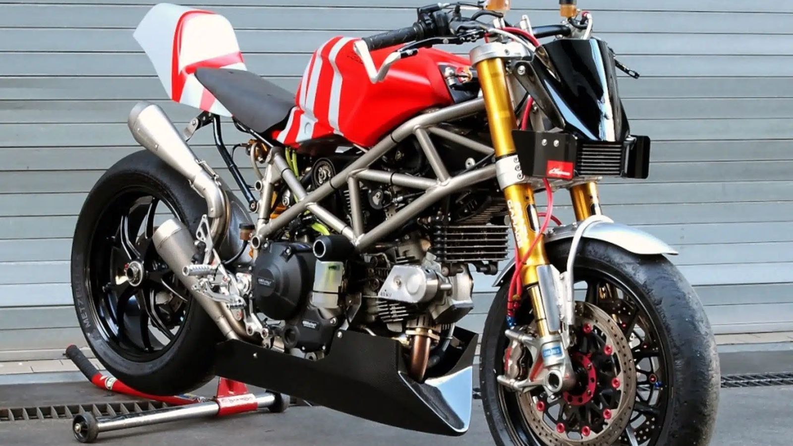 Ducati Hypermotard 796 by Crazy Garage: Από motard σε αγωνιστικό street