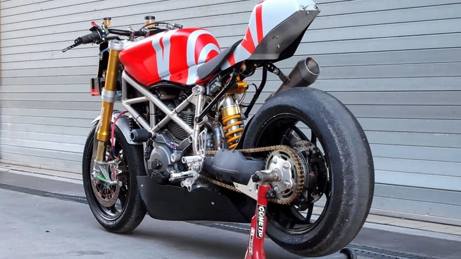 Ducati Hypermotard 796 by Crazy Garage: Από motard σε αγωνιστικό street