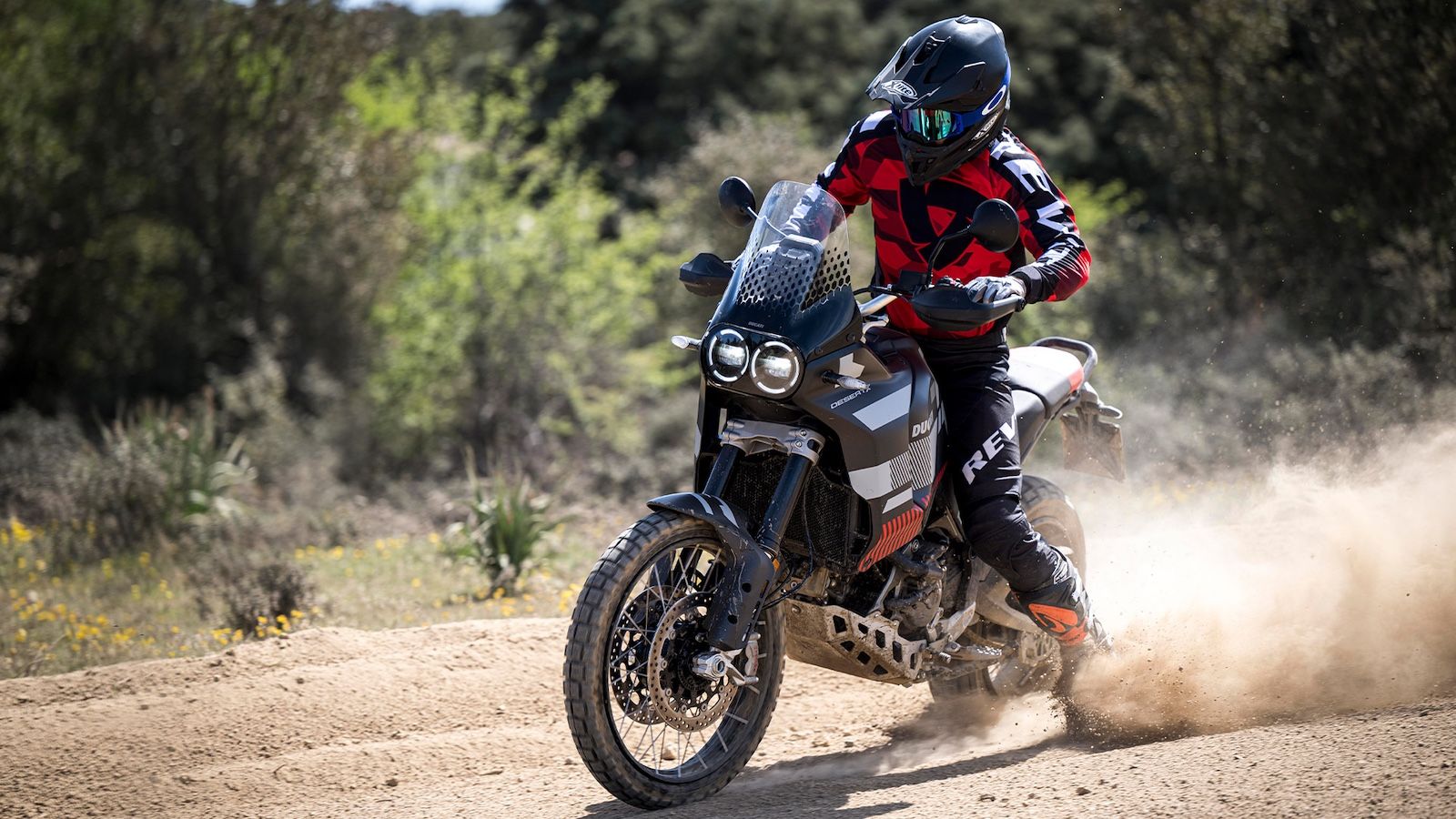 Ducati Desert X: Με τροχούς 21-18 και δεύτερο ρεζερβουάρ 8 λίτρων