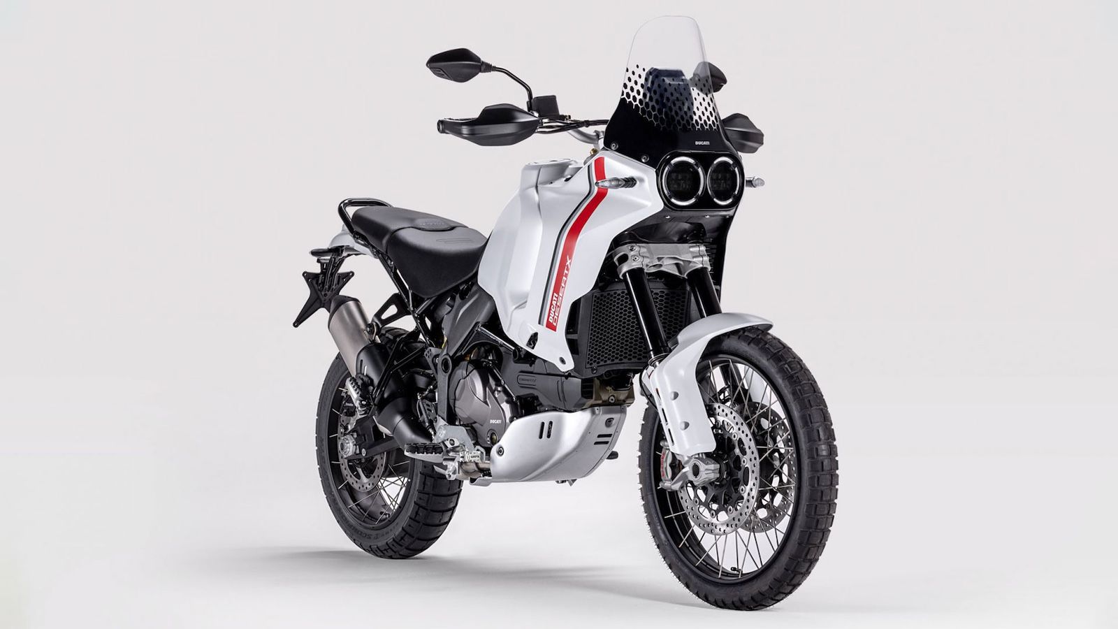 Ducati Desert X: Με τροχούς 21-18 και δεύτερο ρεζερβουάρ 8 λίτρων