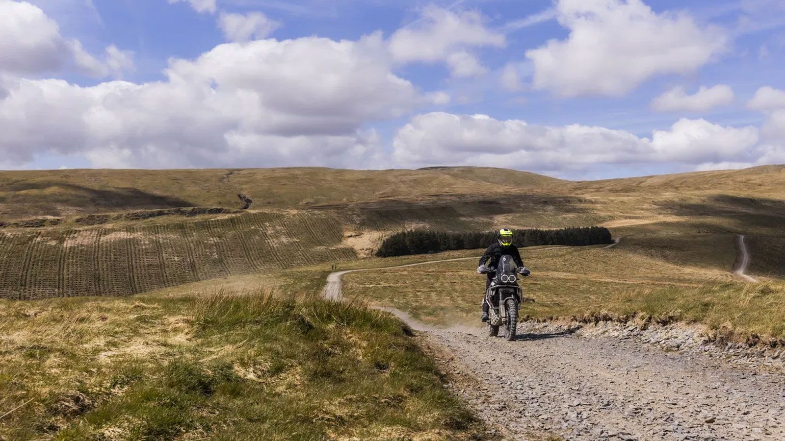 Ο συνδυασμός αυξημένης ισχύος και βελτιωμένης κατανομής βάρους αναμένεται να ενισχύσει την ευελιξία της DesertX, τόσο στην άσφαλτο όσο και στο χώμα, κ