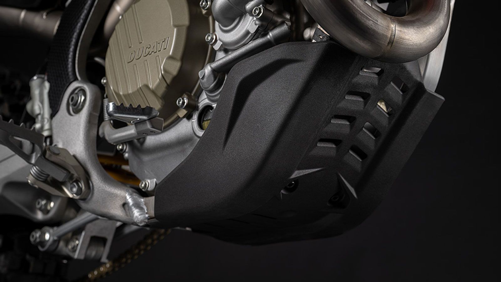 Η Desmo450 MX μπαίνει στην ψηφιακή εποχή με την εφαρμογή Ducati X-Link, η οποία συνδέεται μέσω Wi-Fi με την ECU της μοτοσυκλέτας.