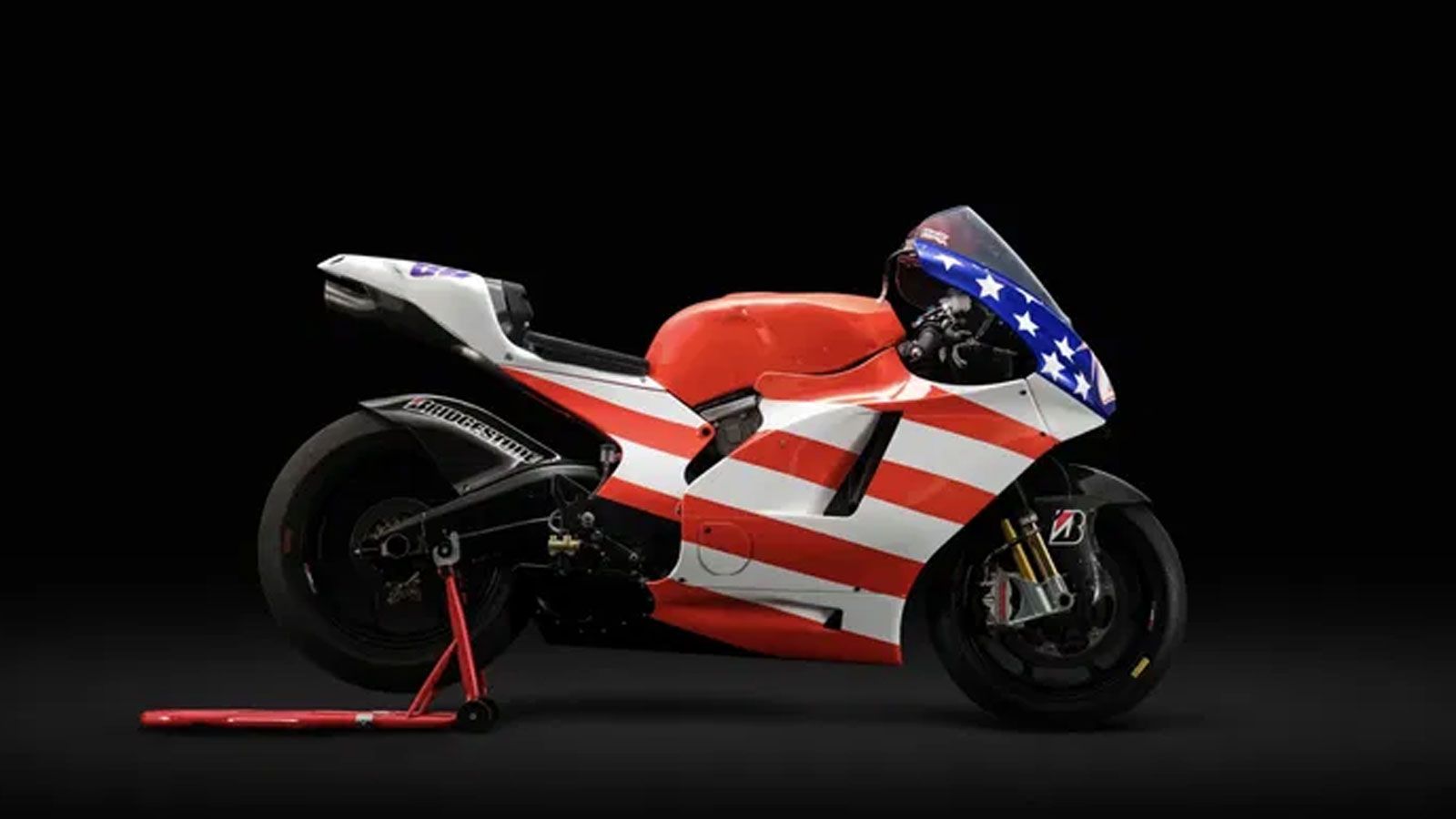 Μία από τις πιο σπάνιες και ιδιαίτερες μοτοσυκλέτες στην ιστορία της Ducati βγαίνει σε δημοπρασία. Πρόκειται για την Ducati Desmosedici GP8 με την πατ