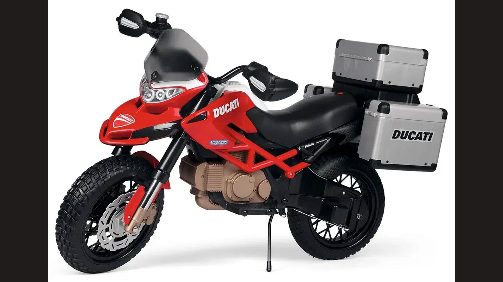 Το πρώτο δίτροχο μοντέλο είναι εμπνευσμένο από τη Ducati Multistrada, με χαρακτηριστικά όπως κόκκινο πλαίσιο τύπου χωροδικτυώματος, ρύγχος στο εμπρός 