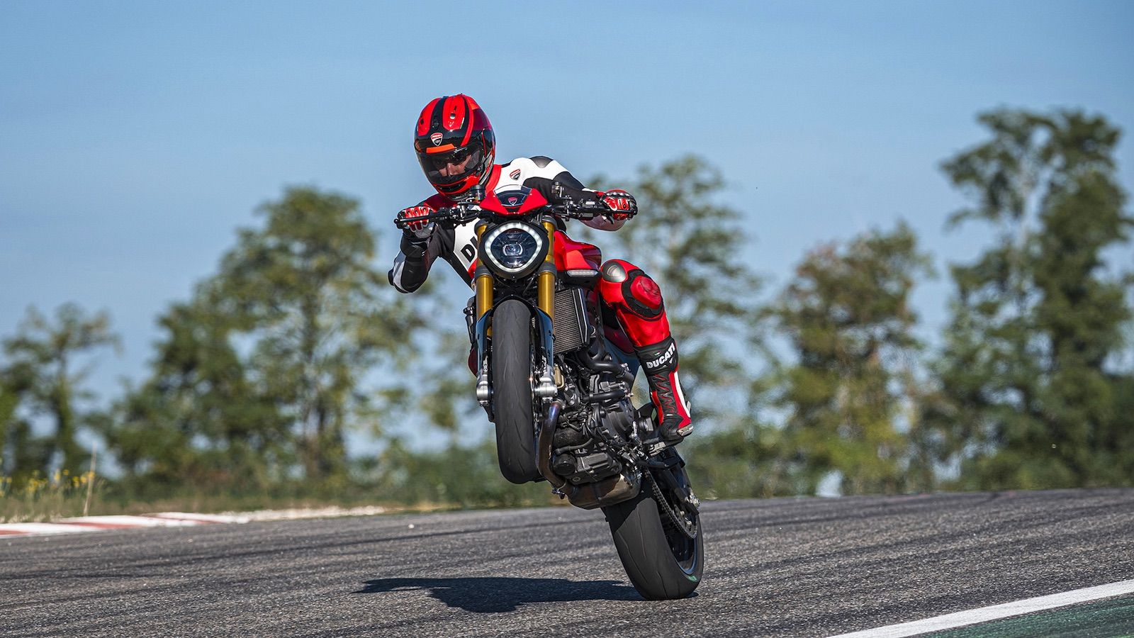 Ducati Monster: Πιο μυώδες με 18 λιγότερα κιλά και μεγαλύτερη ιπποδύναμη