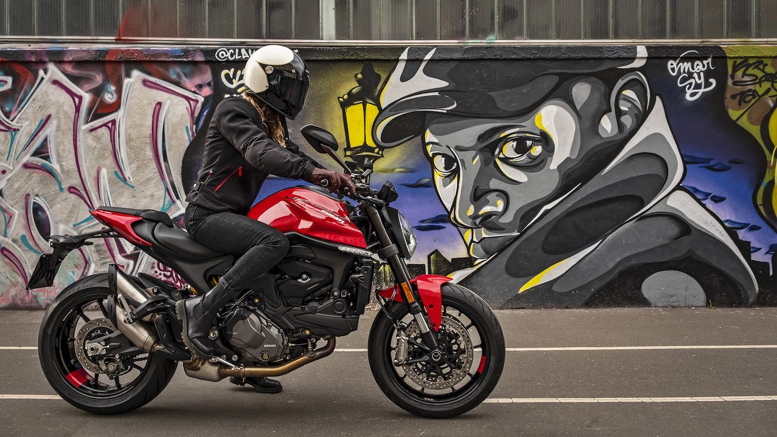 Ducati Monster: Πιο μυώδες με 18 λιγότερα κιλά και μεγαλύτερη ιπποδύναμη