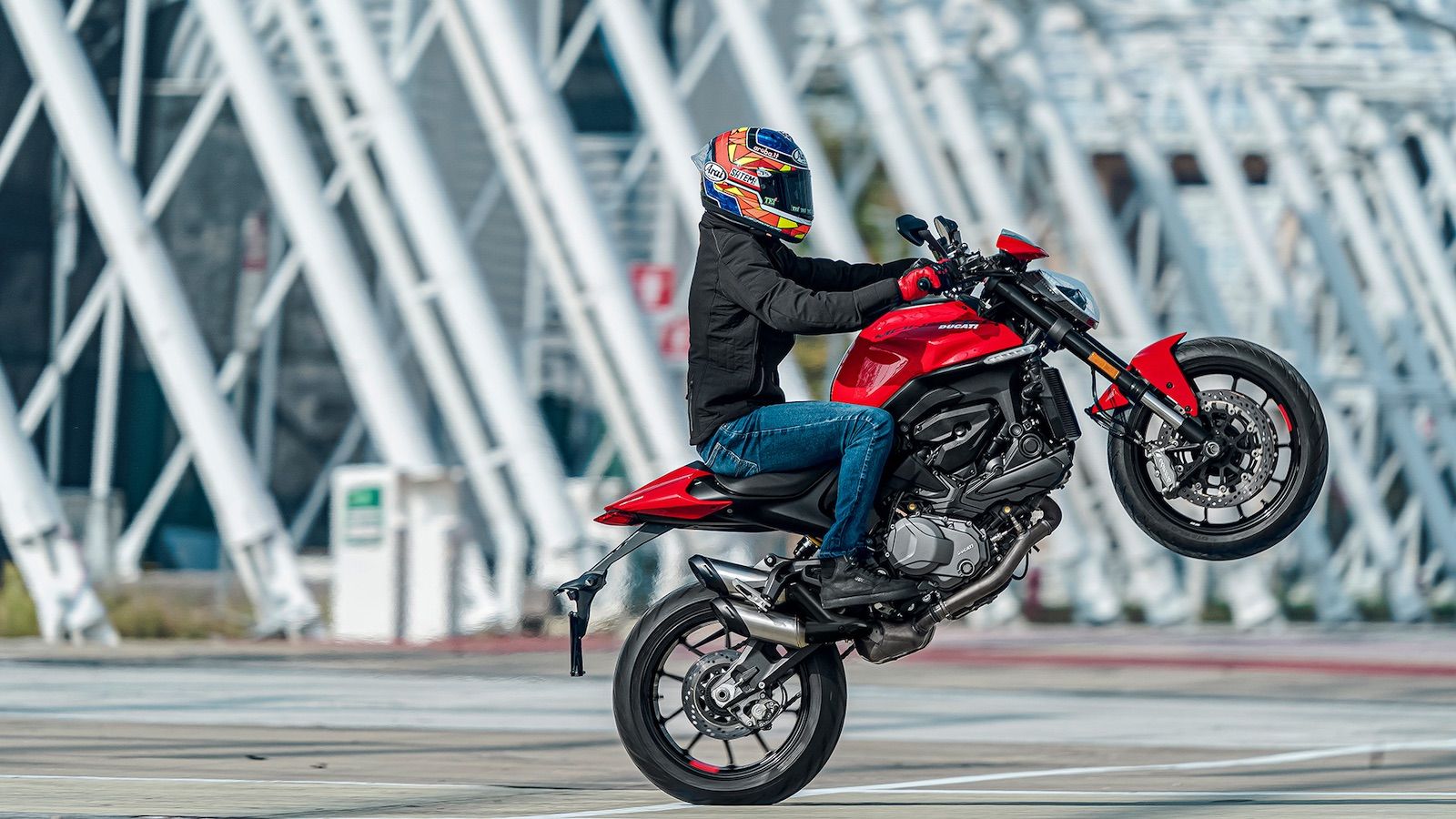 Ducati Monster: Πιο μυώδες με 18 λιγότερα κιλά και μεγαλύτερη ιπποδύναμη