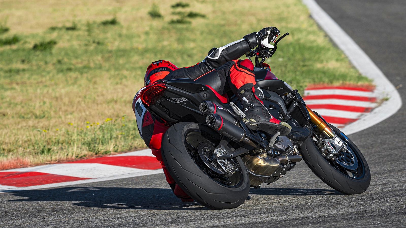 Ducati Monster: Πιο μυώδες με 18 λιγότερα κιλά και μεγαλύτερη ιπποδύναμη