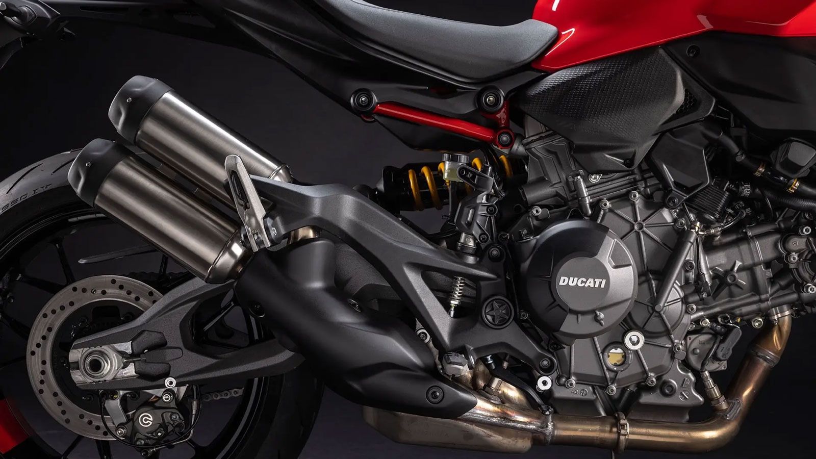 Η πέμπτη γενιά έρχεται πλήρως ανασχεδιασμένη, με στόχο το χαμηλότερο βάρος και τη βελτιωμένη ευελιξία. Το στεγνό βάρος των 175 κιλών είναι τέσσερα λιγ