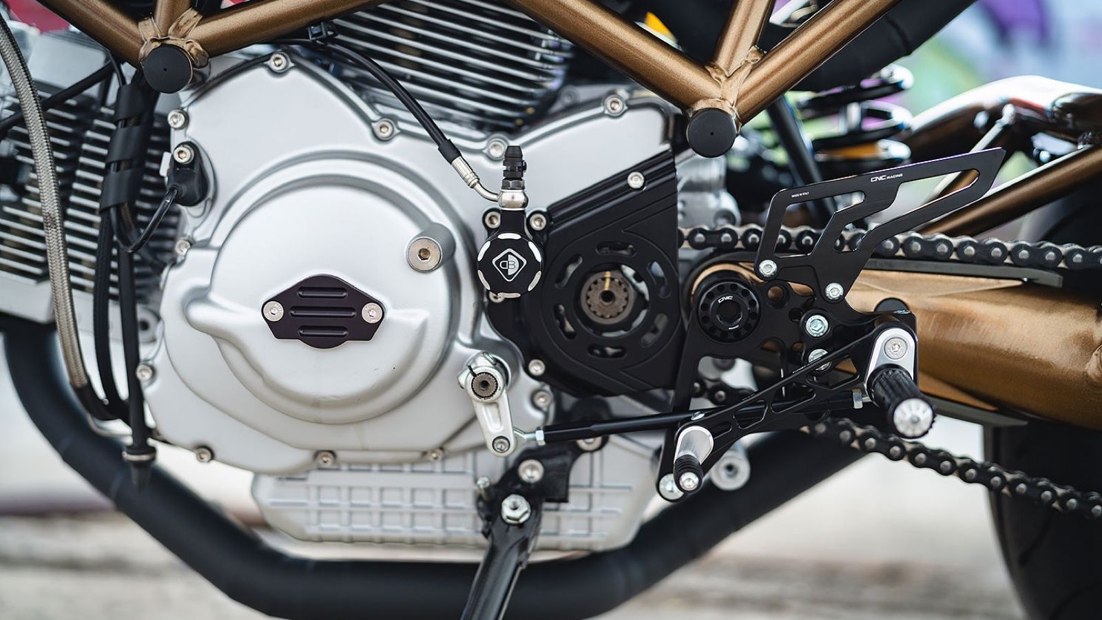 Ducati Monster S2R 1000: Όνειρο αναλογικής νυκτός, «πειραγμένη» παντού πλην του κινητήρα