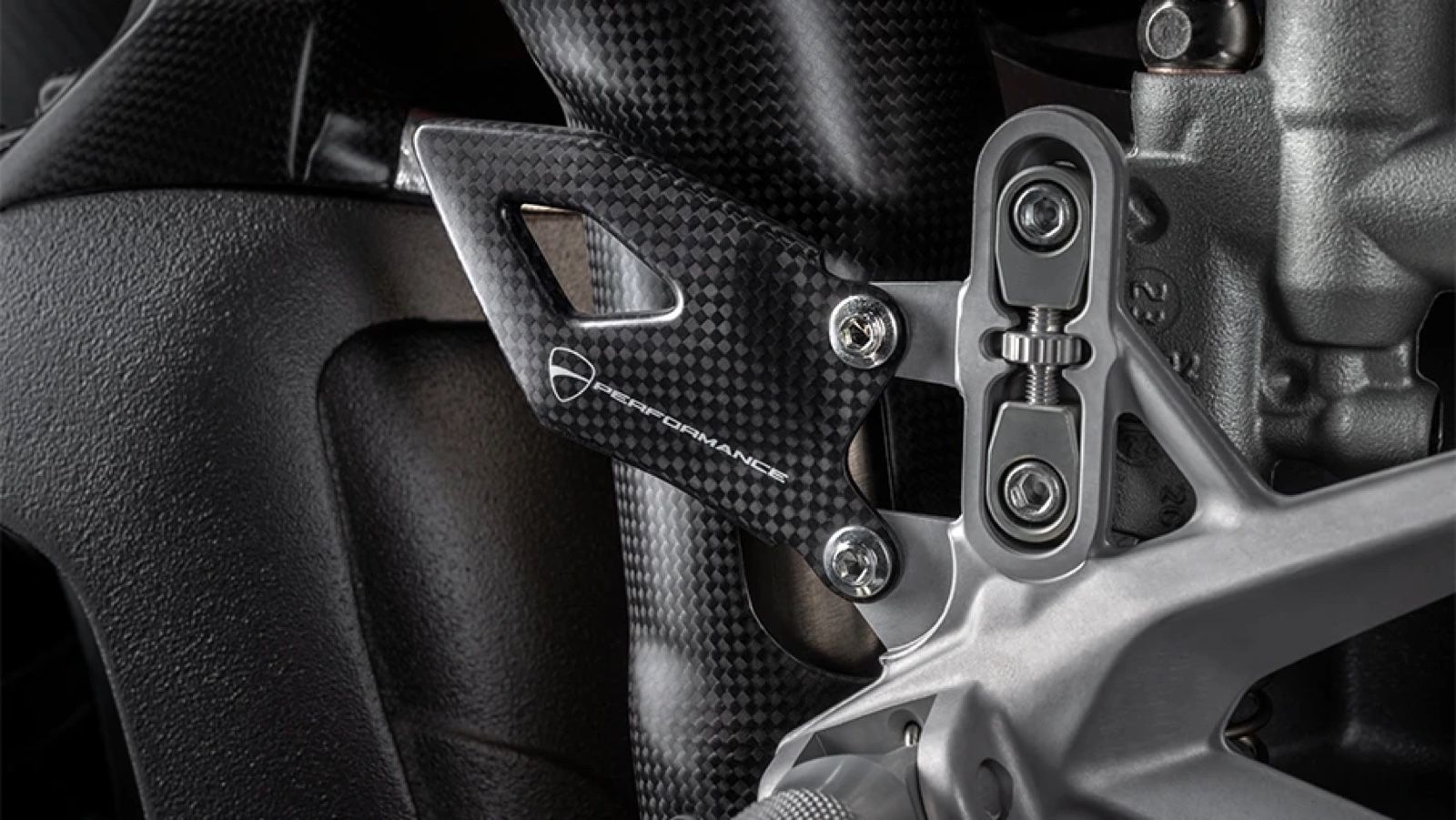 Ducati Panigale V4 S: Νέες, πιο εξωτικές εκδόσεις Carbon και Carbon Pro