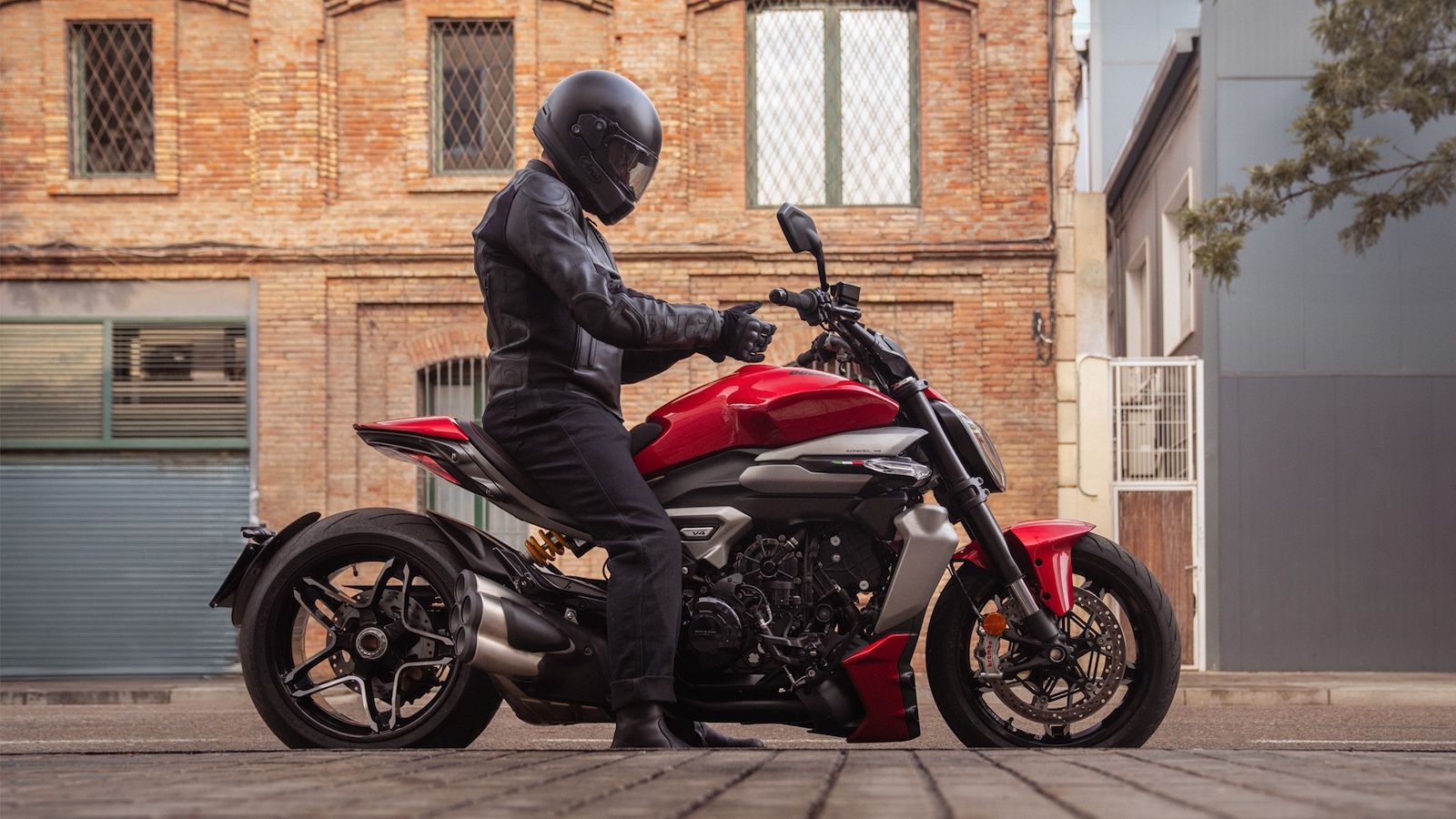 Παρουσιάστηκε η Ducati XDiavel V4: Μuscle cruiser με 168 ίππους και πλήθος ηλεκτρονικών