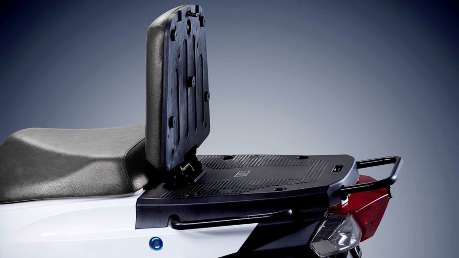 Η αναδιπλούμενη σέλα συνεπιβάτη, δίνοντας σου δυνατότητα να φορτώσεις ογκώδη αντικείμενα