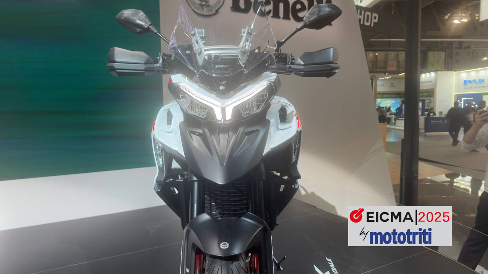  Benelli TRK 902 Stradale