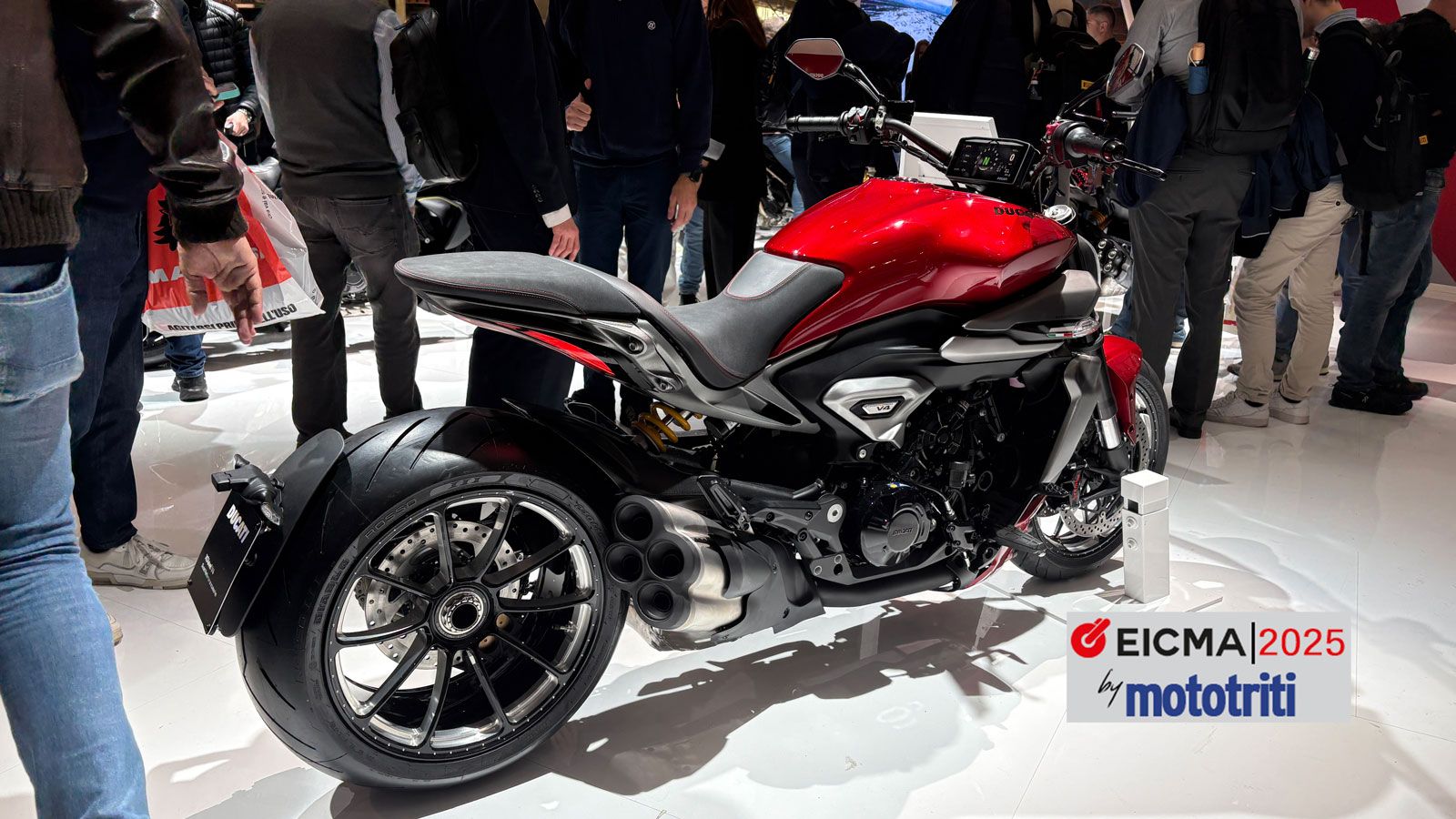 Ο ξηρός συμπλέκτης STM-EVO SBK και το Quick Shift 2.0 δίνουν καθαρά αγωνιστικό χαρακτήρα, ενώ η διαφορετική κλιμάκωση της μετάδοσης προσφέρει εκρηκτικ