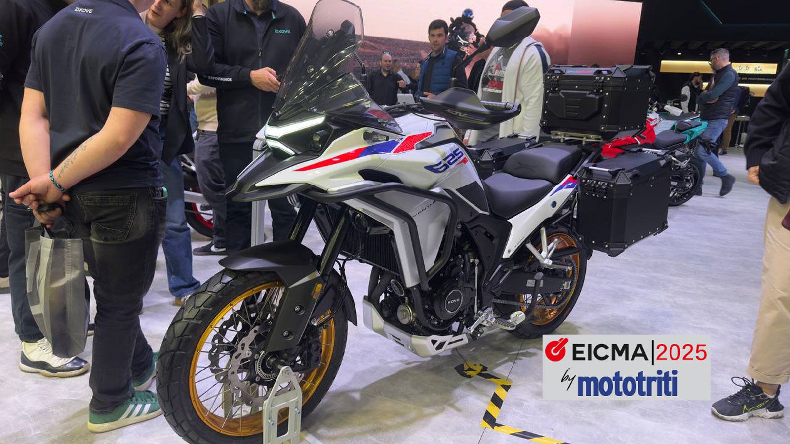 Το πλαίσιο της 625X είναι περιμετρικό από σωληνωτό ατσάλι με αλουμινένιο ψαλίδι και αφαιρούμενο υποπλαίσιο. Μπροστά υπάρχει ανεστραμμένο πιρούνι και π