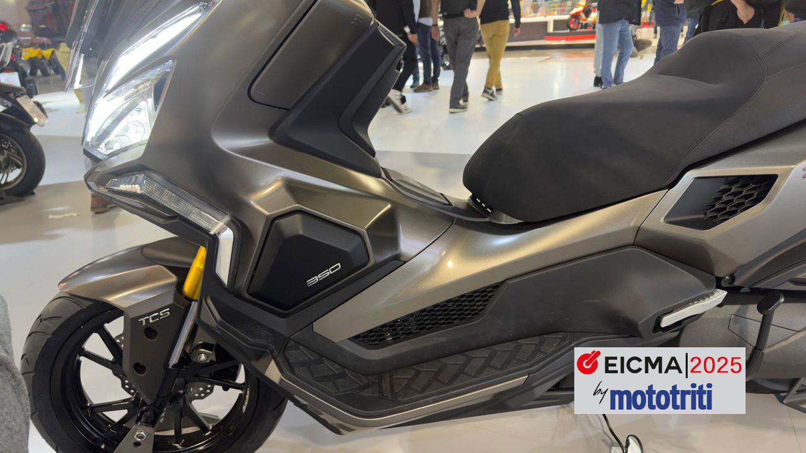 Κάτω από το φέρινγκ, το Xtera 350 κρύβει έναν μονοκύλινδρο υγρόψυκτο κινητήρα 321 cc, τετράχρονο SOHC με 4 βαλβίδες, που αποδίδει 28,6 ίππους στις 7.2