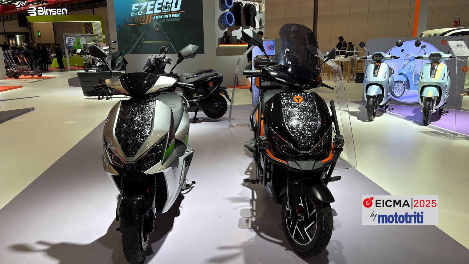 Το YADEA GT25  το συναντήσαμε σε δύο εκδόσεις την Ε και την Η. Η βασική διαφορά μεταξύ των δύο –μιας και τα νούμερα παραμένουν ίδια- είναι πως  