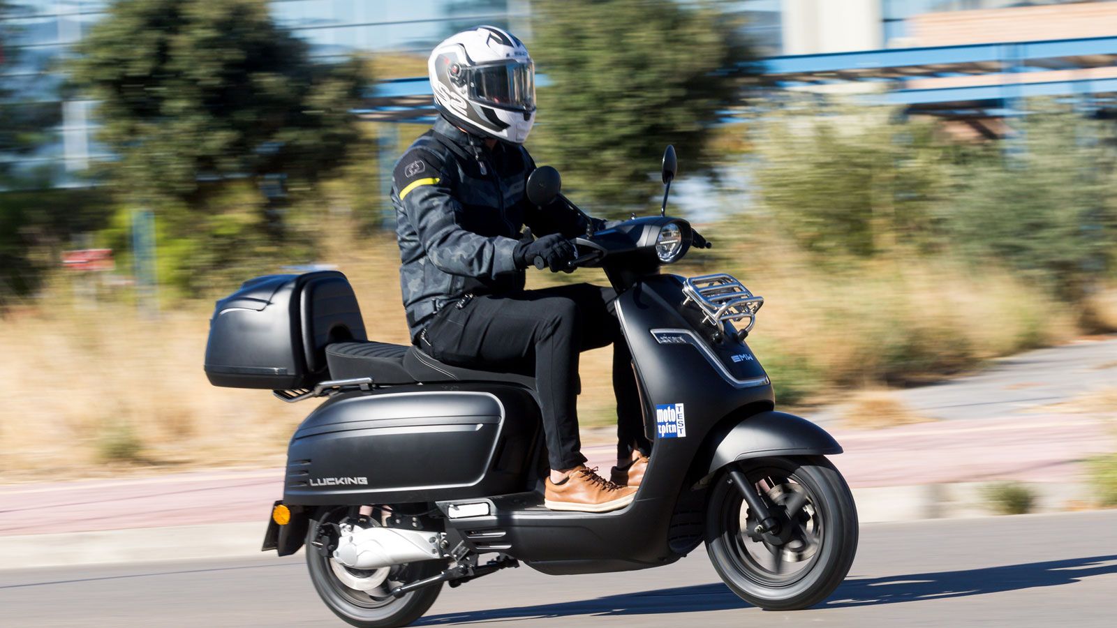 H EMW είναι μία εταιρεία πυλώνας για την ηλεκτροκίνηση στην Ελλάδα. Μπορεί αυτό να ακούγεται κλισέ, αλλά αρκεί να αναλογιστεί κανείς πως αποτέλεσε την