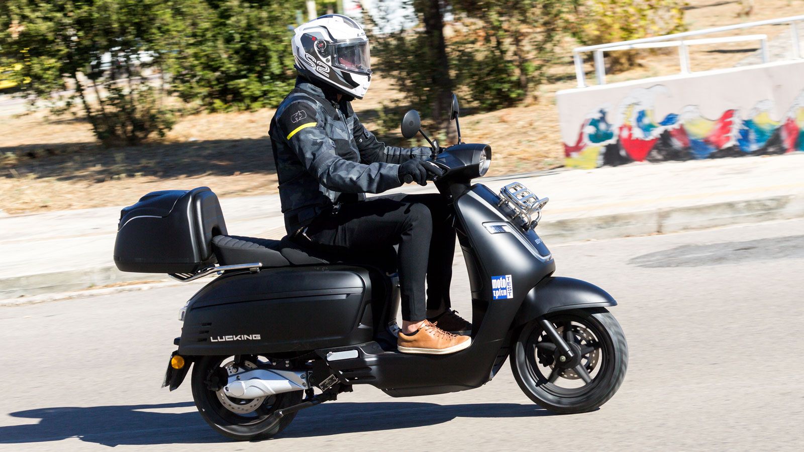  Ο ηλεκτροκινητήρας έχει άφθονη ισχύ και μπορεί να ωθήσει το Lucking Pro στα 80χλμ/ω σε 18,6 δευτερόλεπτα σύμφωνα με τις δικές μας μετρήσεις, το οποίο