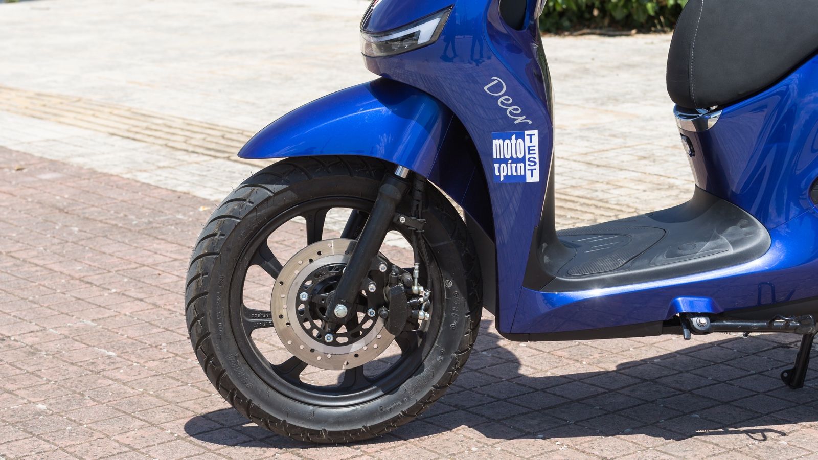 Συμβατικό τηλεσκοπικό πιρούνι και δίσκος 220 χιλιοστών.