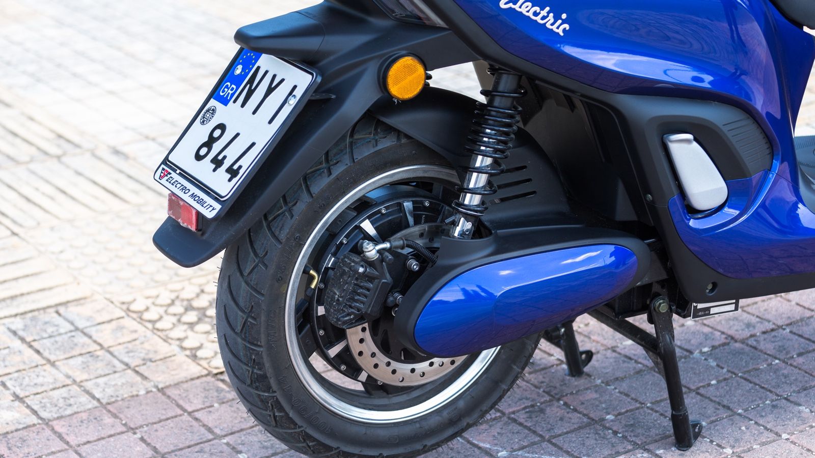 Ο κινητήρας είναι πάνω στον τροχό και εξαλείφει τη ανάγκη μετάδοσης μέσω ιμάντα.