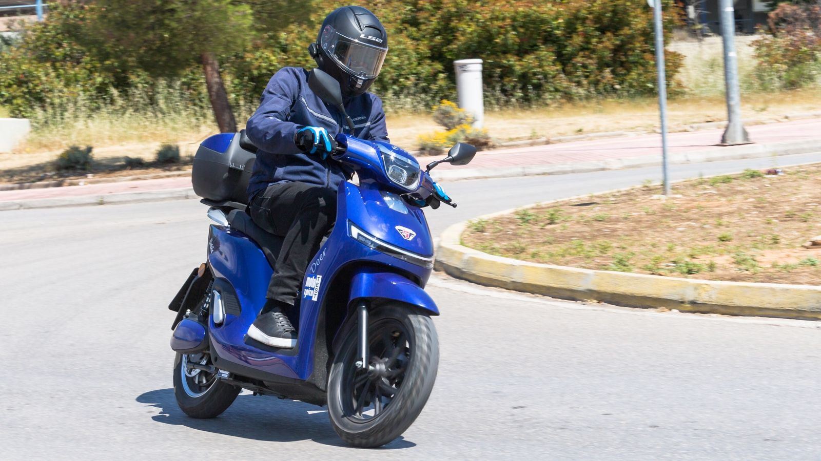 Επιλογή ανάμεσα σε τρία προγράμματα οδήγησης που αλλάζουν τη ζυγαριά επιδόσεων-αυτονομίας.