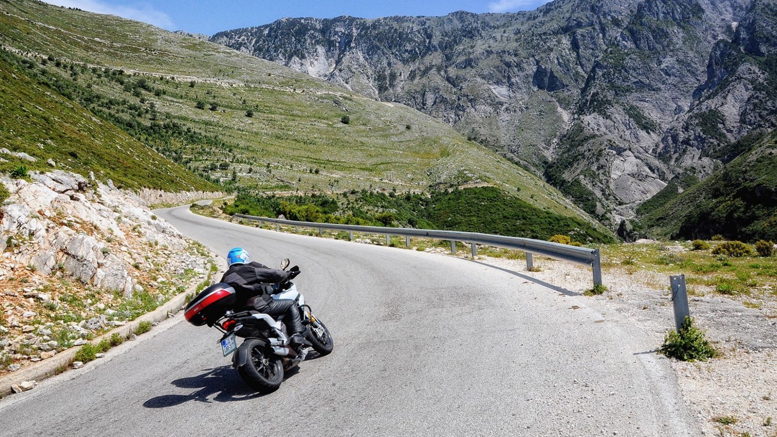 Το 2024 οι Ευρωπαίοι αγόρασαν πάνω από 1 εκατομμύριο μοτοσυκλέτες